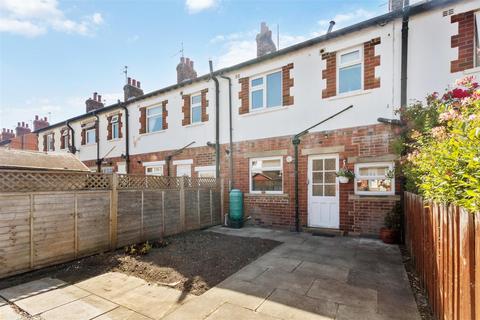 2 bedroom house for sale, Park Road, Leeds LS19