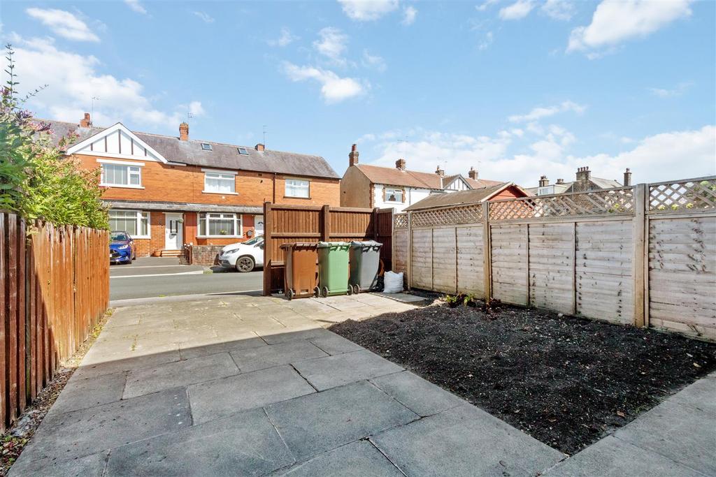 Parking/garden