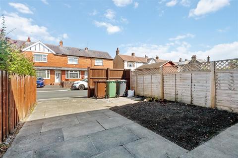 2 bedroom house for sale, Park Road, Leeds LS19