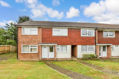 19 Russell Court, Leatherhead, KT22 8AR