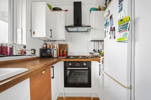 2 bedroom flat for sale, Cortis Road, London SW15