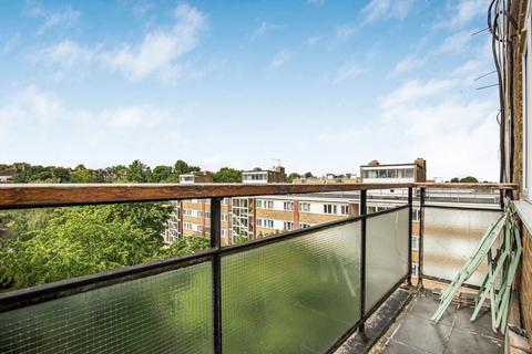 2 bedroom flat for sale, Cortis Road, London SW15
