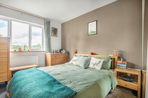 2 bedroom flat for sale, Cortis Road, London SW15