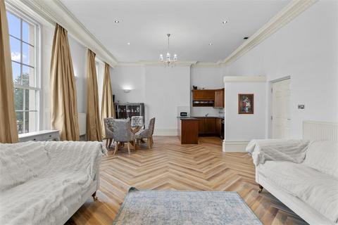 2 bedroom apartment for sale, The Town House, Kenilworth Rd, Central Royal Leamington Spa (1100sqft and NO chain!)