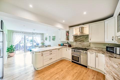 Downsway, Whyteleafe CR3