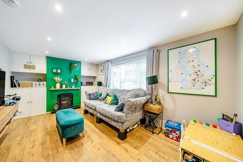 37 Downsway, Whyteleafe, CR3 0EW