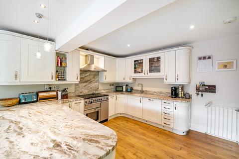 37 Downsway, Whyteleafe, CR3 0EW