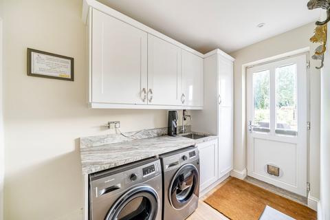 37 Downsway, Whyteleafe, CR3 0EW