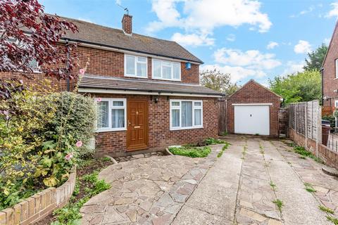 5 Birtrick Drive, Meopham, Gravesend, DA13 0LR