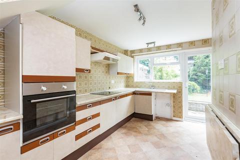 5 Birtrick Drive, Meopham, Gravesend, DA13 0LR