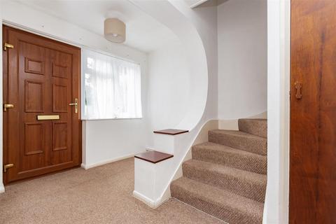 5 Birtrick Drive, Meopham, Gravesend, DA13 0LR