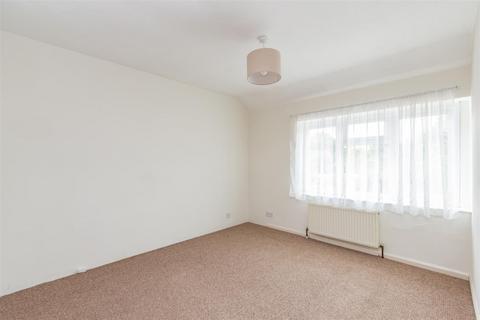 5 Birtrick Drive, Meopham, Gravesend, DA13 0LR