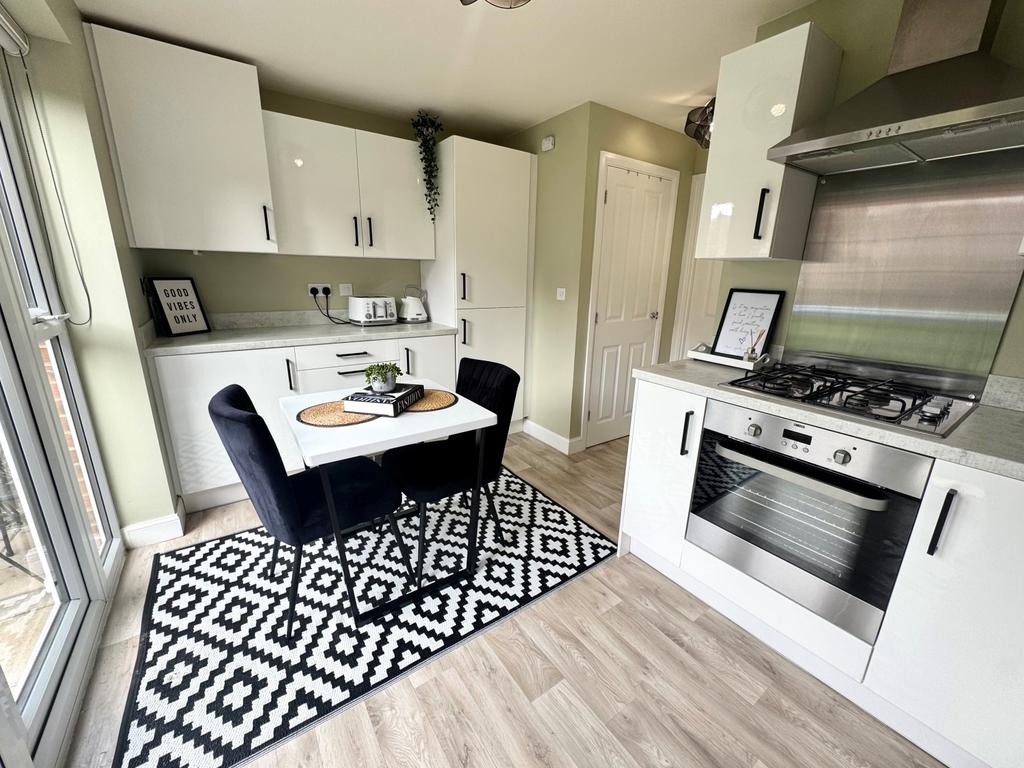 Dining kitchen
