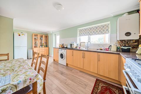 undefined, Queensway, Maidenhead, SL6