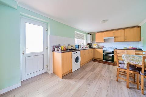 undefined, Queensway, Maidenhead, SL6