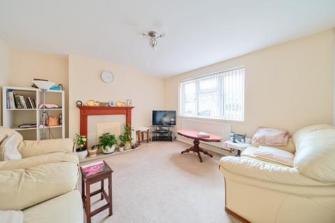 undefined, Queensway, Maidenhead, SL6