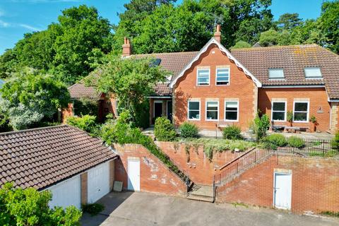 3 bedroom terraced house for sale, Castle Street, Woodbridge