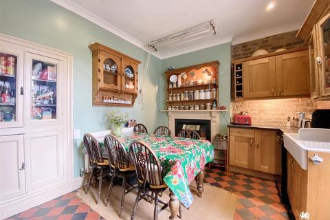 undefined, Llandissilio, Clynderwen