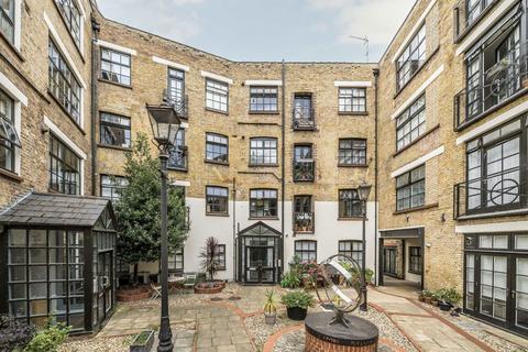 12 Time Square, London, E8 2LT