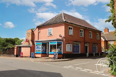 4 bedroom detached house for sale, The Green, Banham