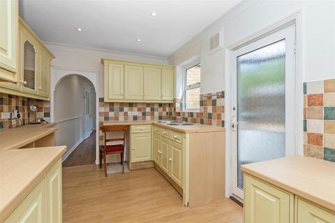 4 bedroom semi-detached house for sale, Park Road, Farnham Royal SL2