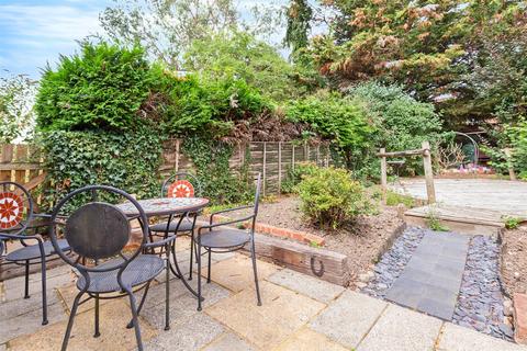 4 bedroom semi-detached house for sale, Park Road, Farnham Royal SL2