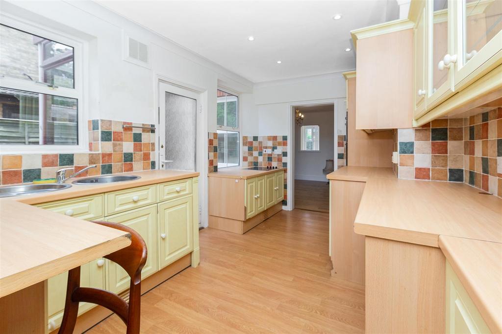 07-140d JPH - 83787 - 4 Rectory Terrace, Park Rd, F