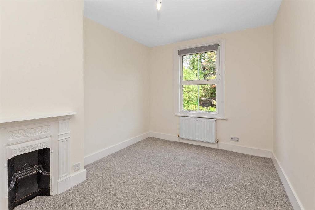 01-1217 JPH - 83787 - 4 Rectory Terrace, Park Rd, F
