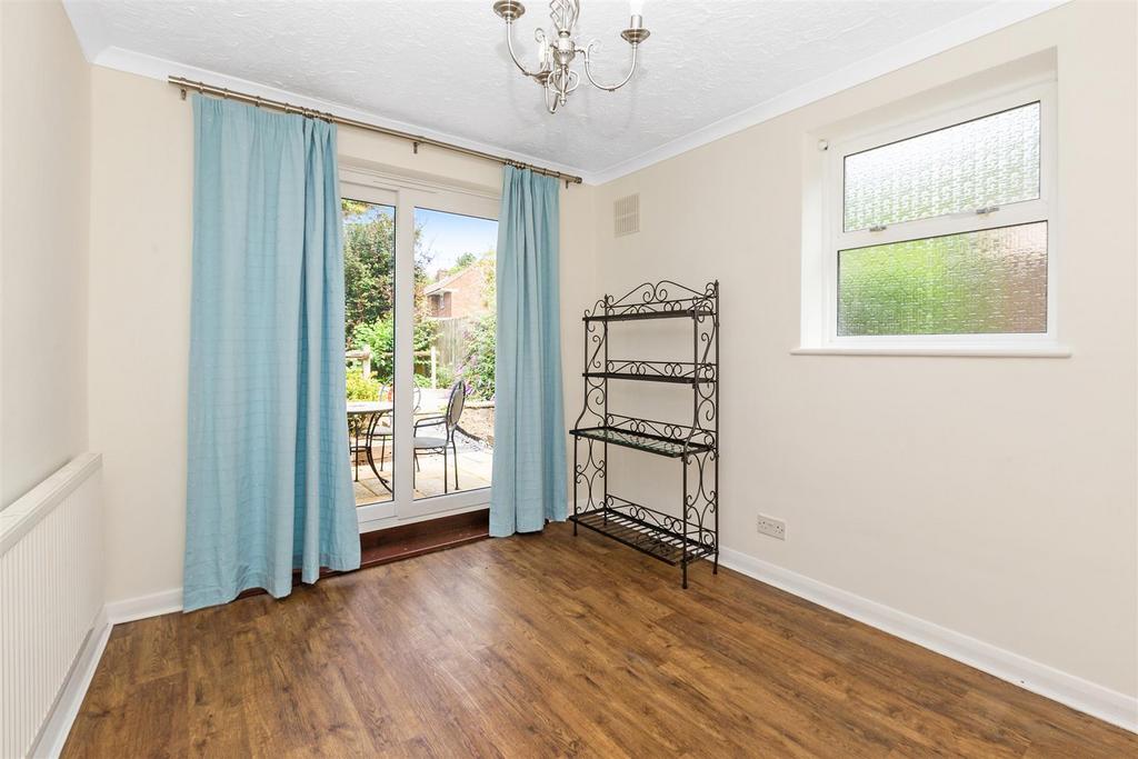 05-eff9 JPH - 83787 - 4 Rectory Terrace, Park Rd, F