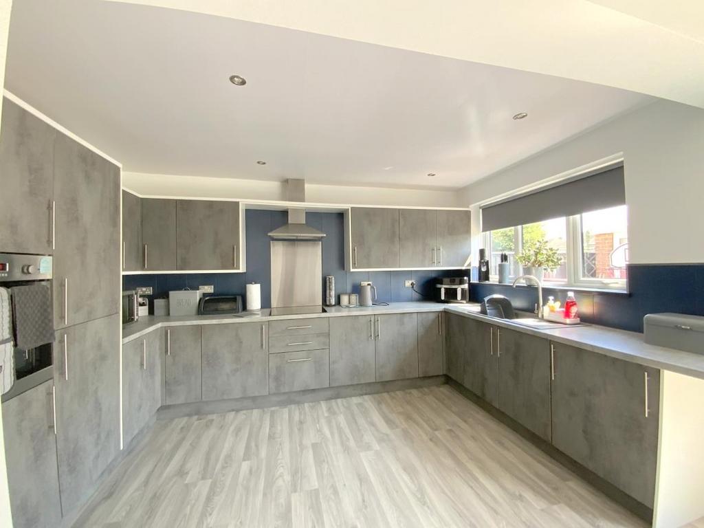 Resized IMG 0928.jpg