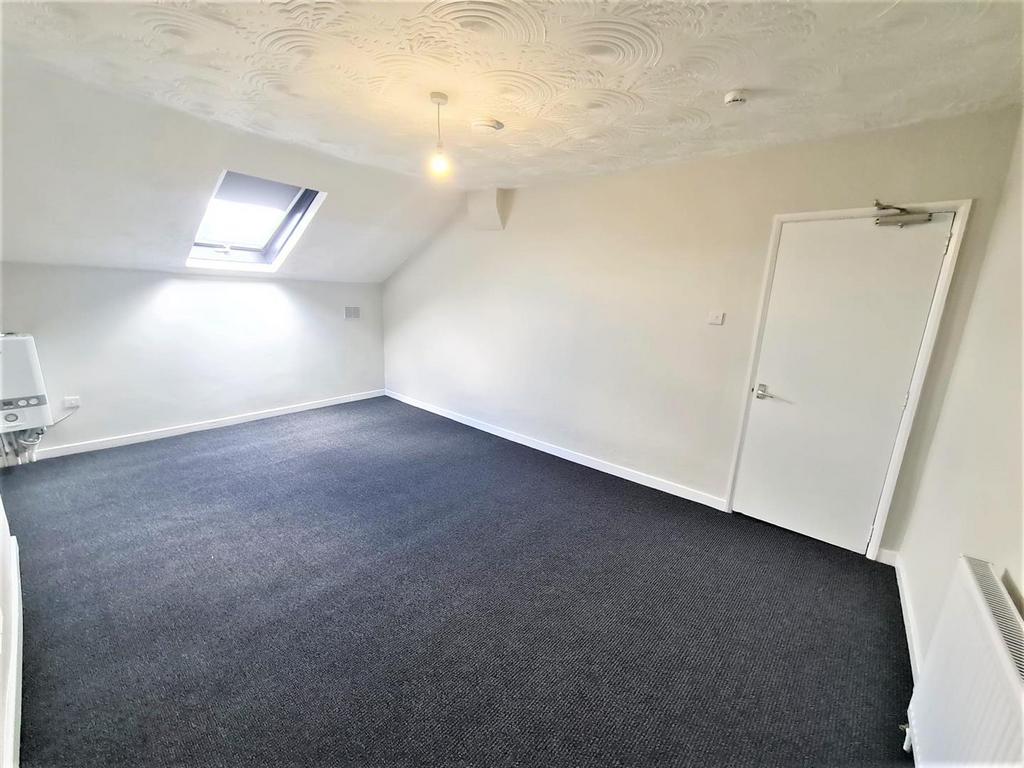 Bedroom 1 Pic 2