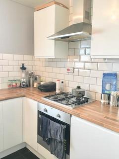 1 bedroom in a house share to rent, Newmill House, Devas Street, London