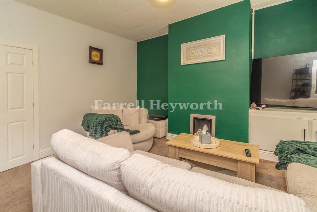 Lounge image 2