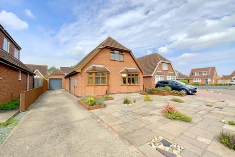 16 Carisbrooke Close, New Waltham, Grimsby, DN36 4YY