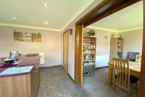 16 Carisbrooke Close, New Waltham, Grimsby, DN36 4YY