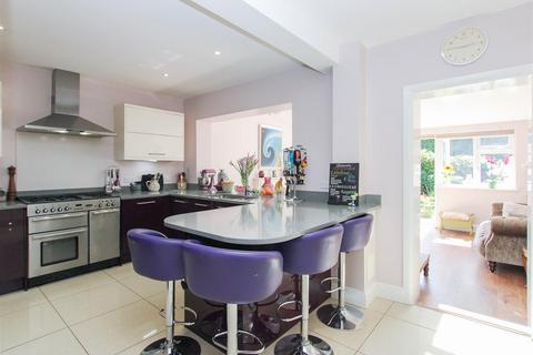 undefined, Wingrave Crescent, Brentwood