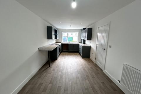 3 bedroom terraced house to rent, Brooke Street, Cleckheaton, West Yorkshire, BD19
