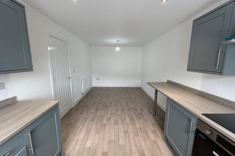 3 bedroom terraced house to rent, Brooke Street, Cleckheaton, West Yorkshire, BD19
