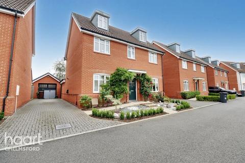 18 Beeches Crescent, Chelmsford, CM1 2FU