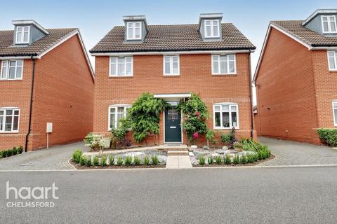 18 Beeches Crescent, Chelmsford, CM1 2FU