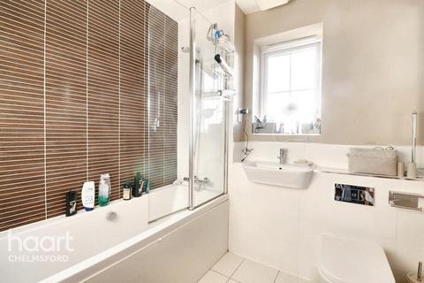 18 Beeches Crescent, Chelmsford, CM1 2FU