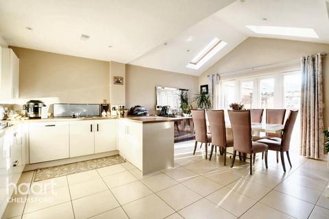 18 Beeches Crescent, Chelmsford, CM1 2FU