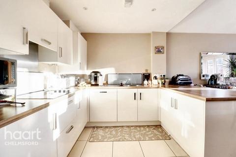 18 Beeches Crescent, Chelmsford, CM1 2FU