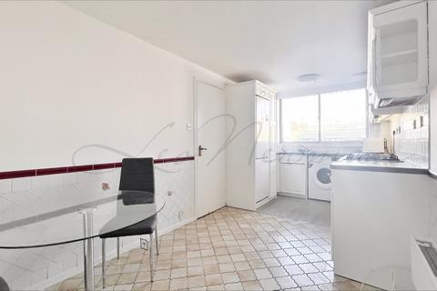 3 bedroom flat to rent, Greville Street, London, EC1N