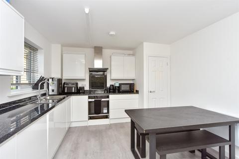 3 bedroom end of terrace house for sale, Otterham Quay Lane, Rainham, Gillingham, Kent