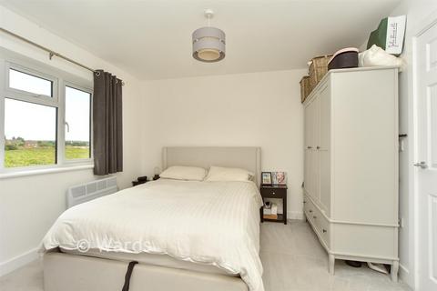 3 bedroom end of terrace house for sale, Otterham Quay Lane, Rainham, Gillingham, Kent