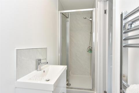 3 bedroom end of terrace house for sale, Otterham Quay Lane, Rainham, Gillingham, Kent