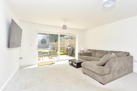 3 bedroom end of terrace house for sale, Otterham Quay Lane, Rainham, Gillingham, Kent