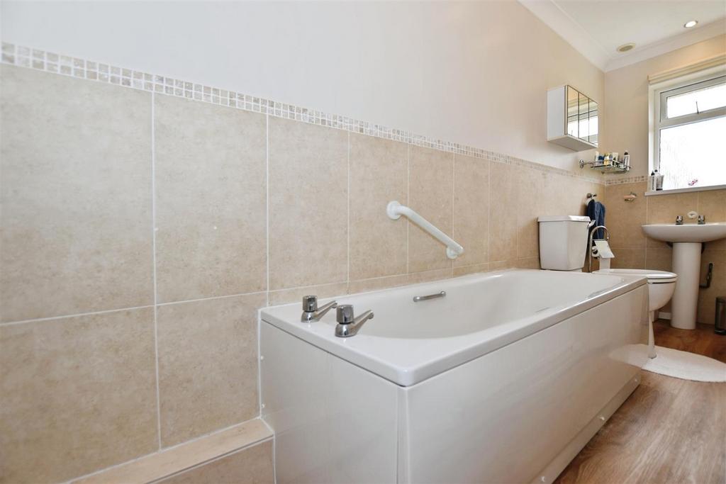En Suite Bathroom