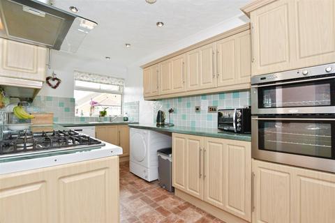 10 Charterfield, Bilton, Hull, HU11 4BY